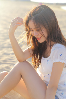 练歌厅:火辣的女人们2